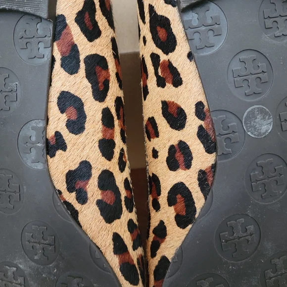 Tory Burch SZ 7.5 Animal Print REAL Bovine Hair Flats Gold Tory Emblem & Dustbag - Picture 9 of 15